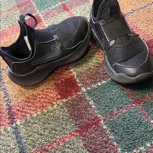 Nike Kids Black Slip-On Sneakers